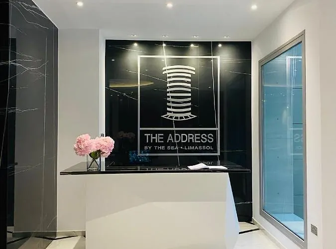 Lägenhet The Address-seafront Luxury 2 Bedroom Limassol