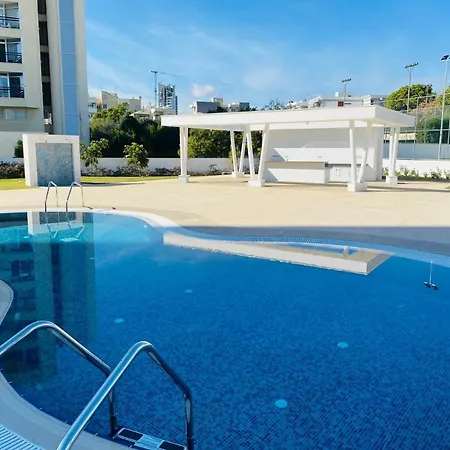 דירה The Address-seafront Luxury 2 Bedroom לימסול